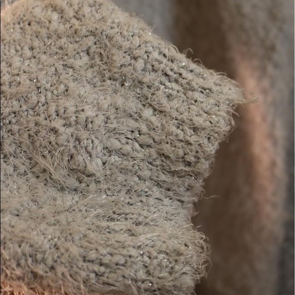 Cute feathered long sleeve sweater - Picture 2 of 3